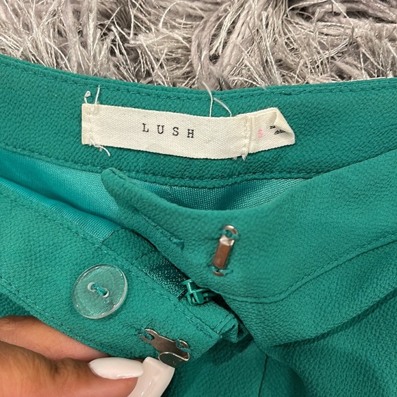 Ruby and Jenna Green Scalloped Shorts - Picture 3 of 3